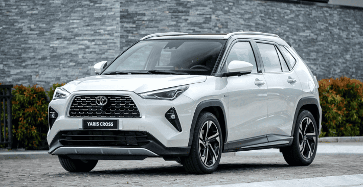 gia-ban-yaris-cross