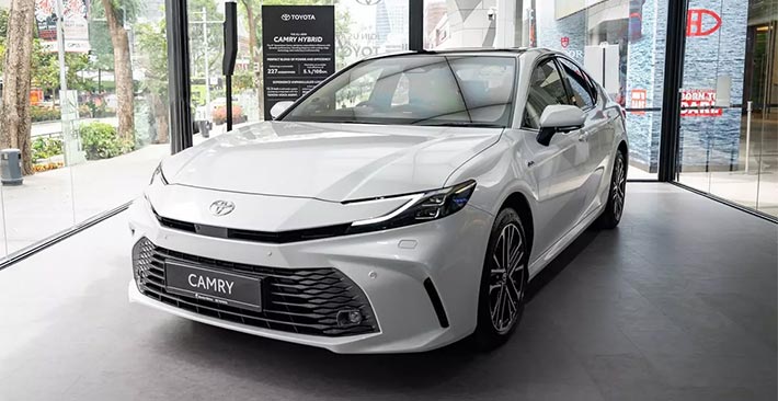 Toyota Camry 2025: Bảng Giá, Thông Số Kỹ Thuật và So Sánh Các Phiên Bản