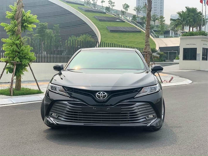 Đánh giá chi tiết Toyota Camry 2.0G
