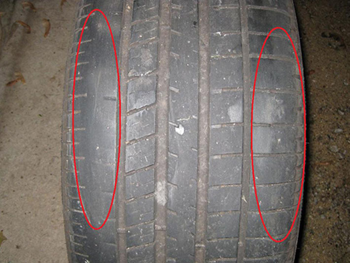 Dấu hiệu nhận biết khi lốp ô tô có “vấn đề” và cách khắc phục