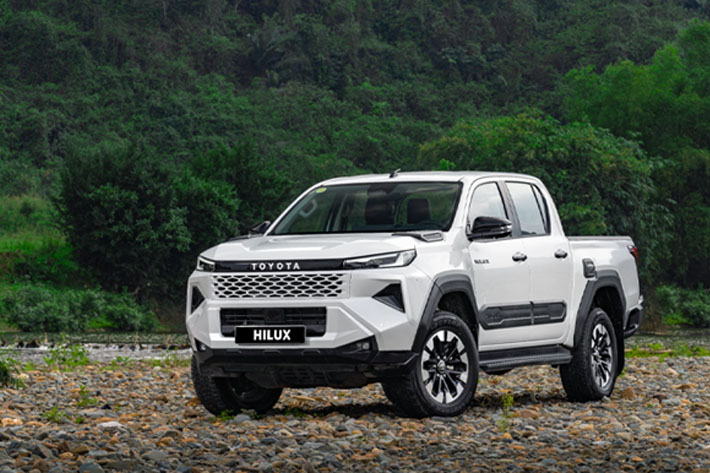 Mua-hilux-bao-hiem-vat-chat-giam-10-phan-tram-1