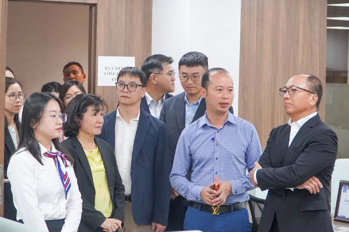 Toyota-bac-giang-don-tiep-blđ-toyota-viet-nam-2