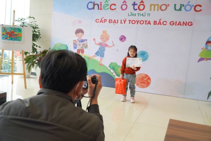 Toyota Bắc Giang tổ chức lễ trao giải Cuộc thi vẽ tranh “Chiếc ô tô mơ ước” lần thứ 11 cấp Đại lý