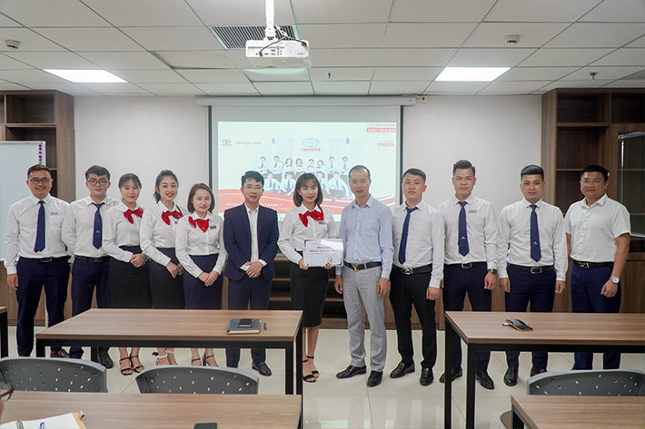 Lễ trao giải chiến dịch bán hàng tháng 4/2022 tại Toyota Bắc Giang