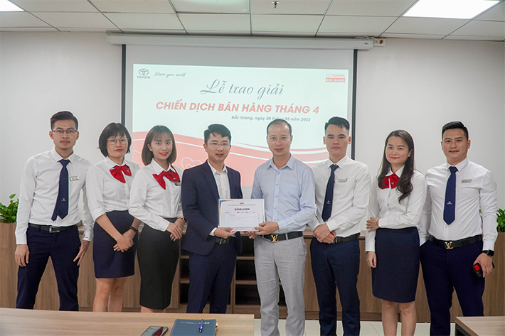 Lễ trao giải chiến dịch bán hàng tháng 4/2022 tại Toyota Bắc Giang