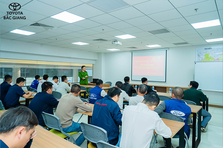toyota-bac-giang-to-chuc-tap-huan-phong-chay-chua-chay-3