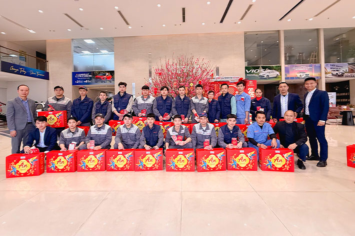 trao-qua-tet-xuan-binh-ngo-6