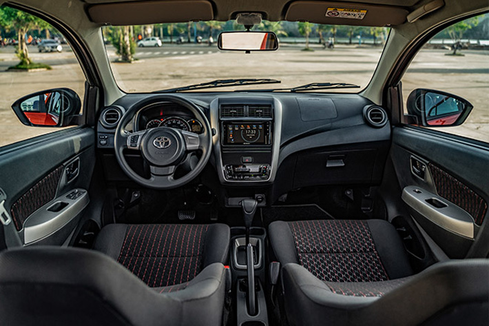 Toyota Wigo số tự động tặng kèm màn hình kết nối điện thoại thông minh 