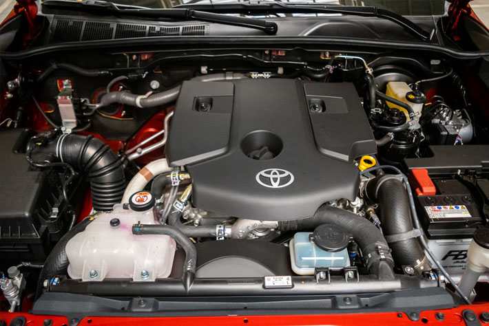 Đánh giá chi tiết thông số kỹ thuật và vận hành Toyota Hilux