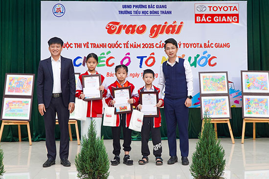 trao-giai-chiec-oto-mo-uoc-2025-tai-truong-tieu-hoc-dong-thanh-3