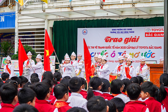 trao-giai-chiec-oto-mo-uoc-2025-tai-truong-tieu-hoc-dong-thanh-6